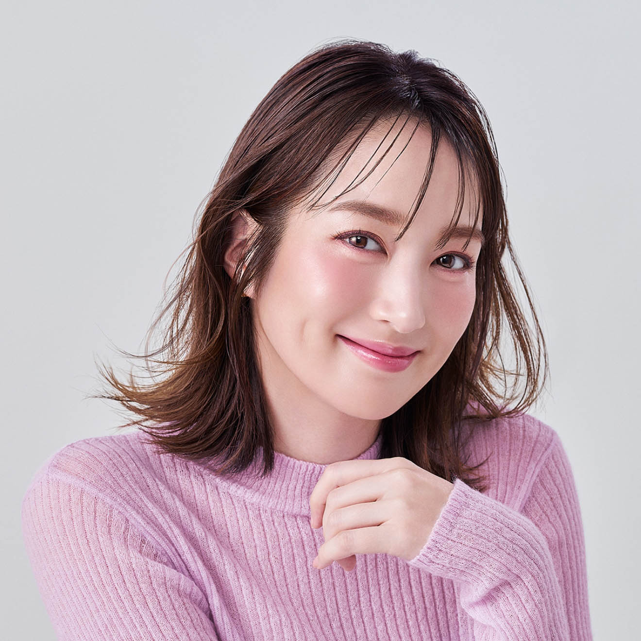 シアータイプ 高梨臨さん塗布ビジュアル