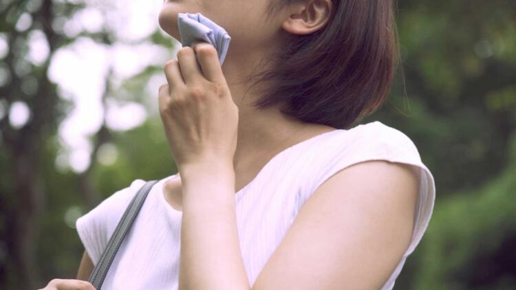 夏のお肌は、うるおいが足りない？