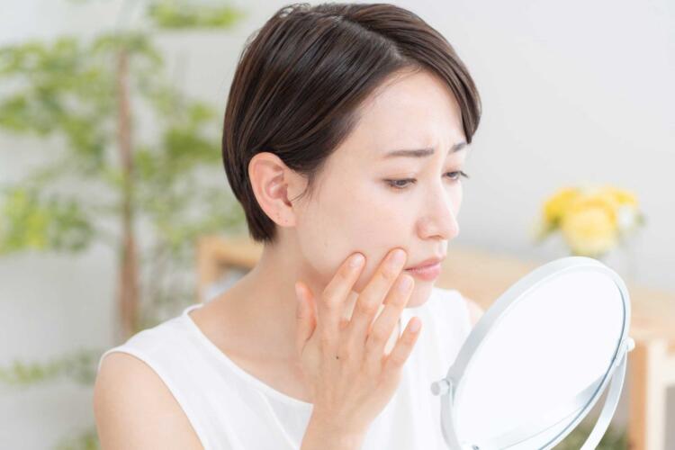 その小ジワ、まだ間に合うかも。今始めたいふっくら肌習慣！